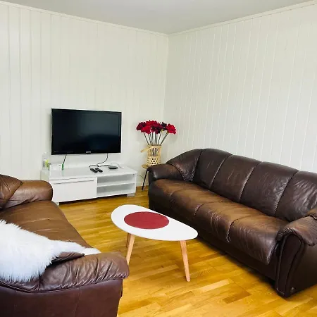 In With Sea And Mountain View Apartman Tromsø