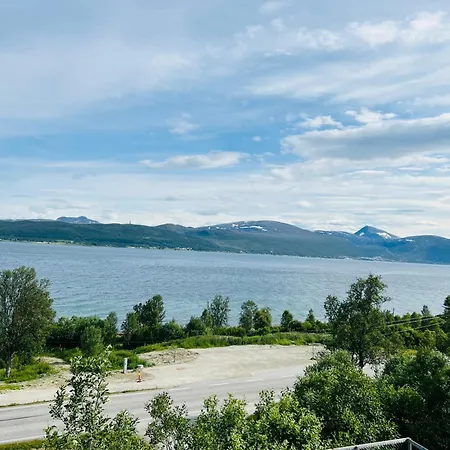 In With Sea And Mountain View * Tromsø