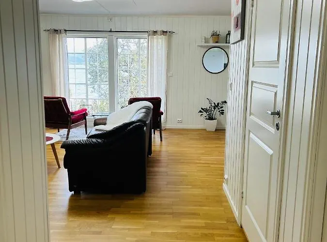 Apartman In With Sea And Mountain View *